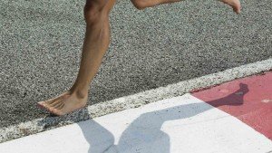 Wat zijn de voor- en nadelen van barefoot running?
