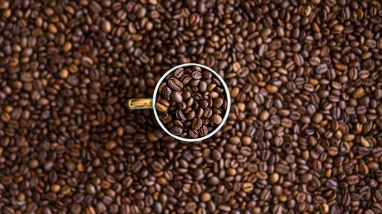 Wat is het effect van cafeïne? FIT.nl