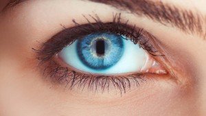 Onderzoek: ‘Sporters met blauwe contactlenzen presteren beter’