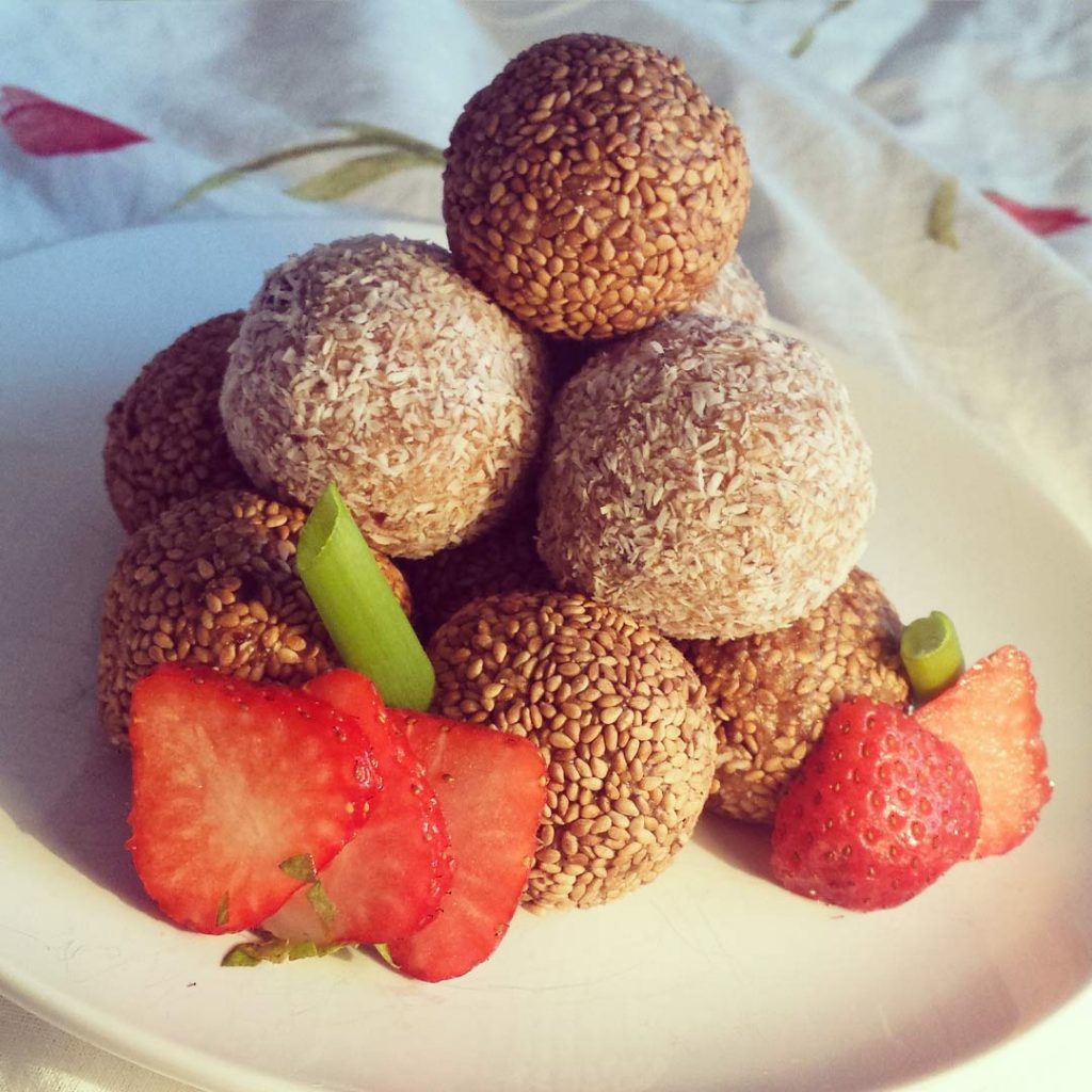 Gedroogd fruit en havermout balletjes