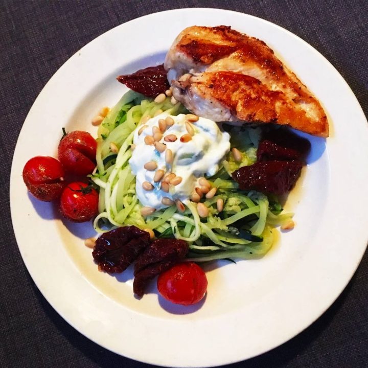 Courgetti met avocadomousse