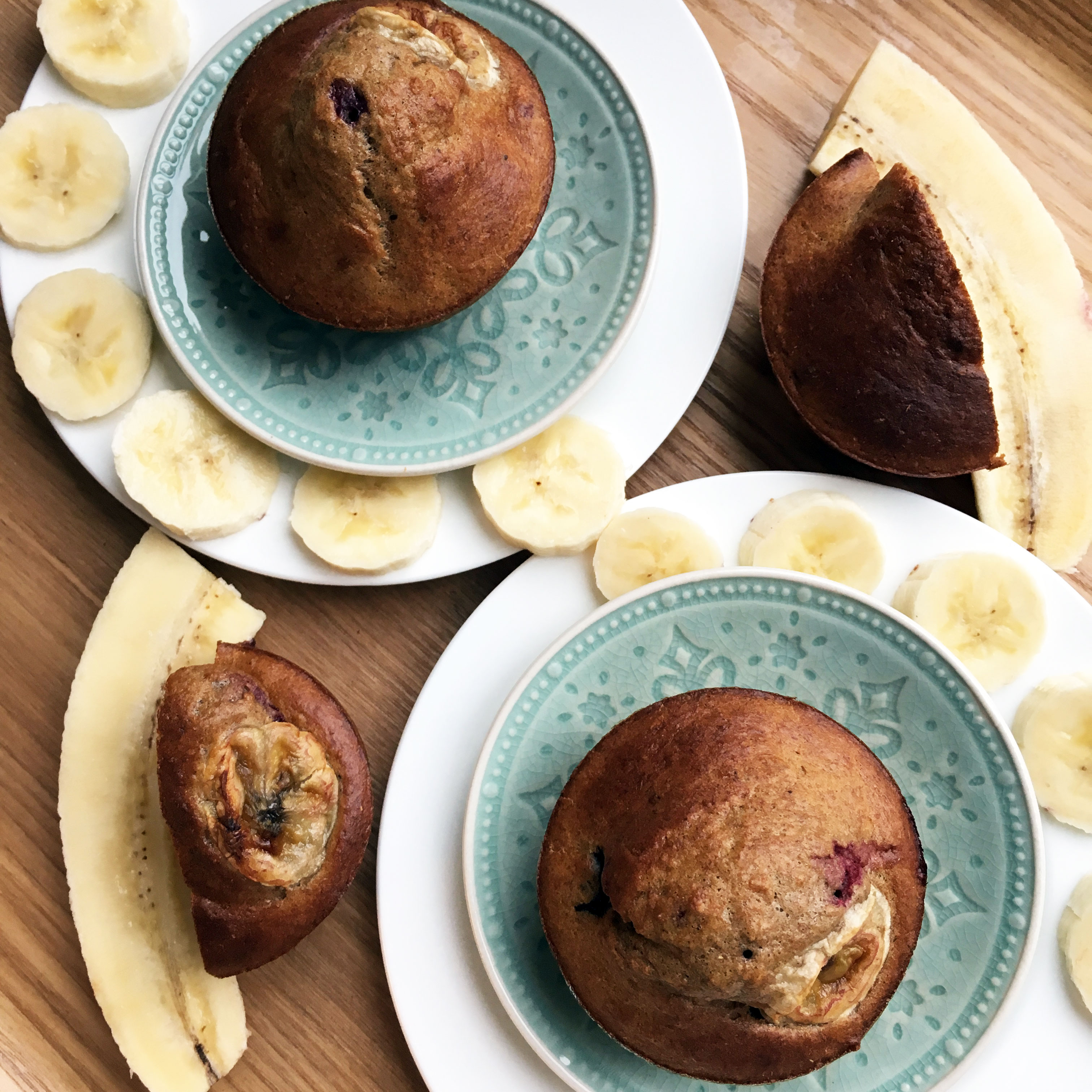 bananenmuffins met vruchten