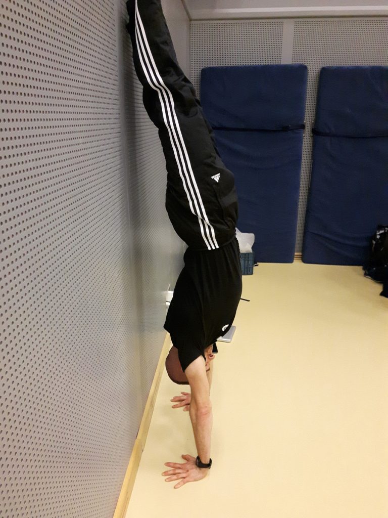GTC_handstand
