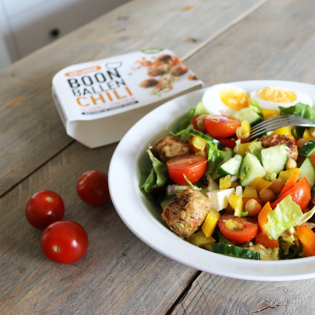 Eiwitrijke salade met vegan balletjes