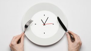 Onderzoek: makkelijker afvallen door langzaam te eten?