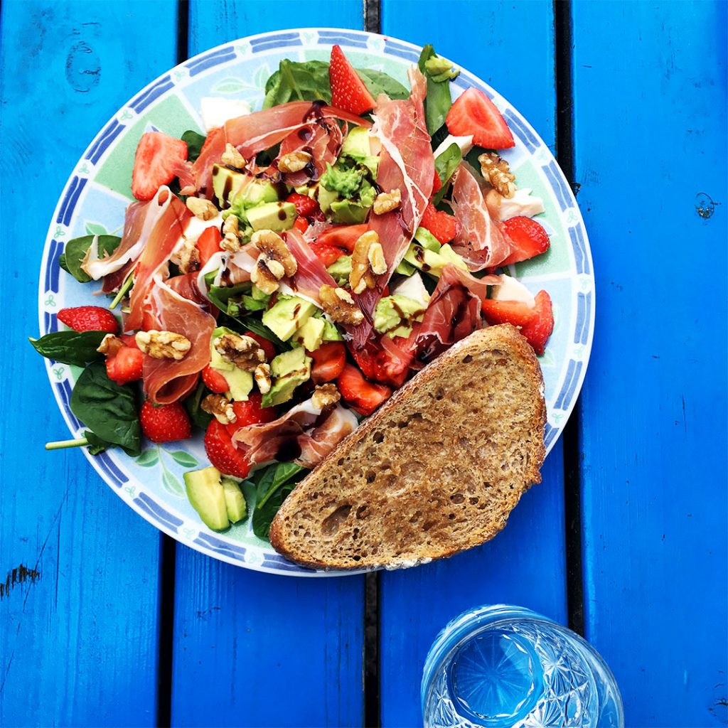 Spinaziesalade met avocado