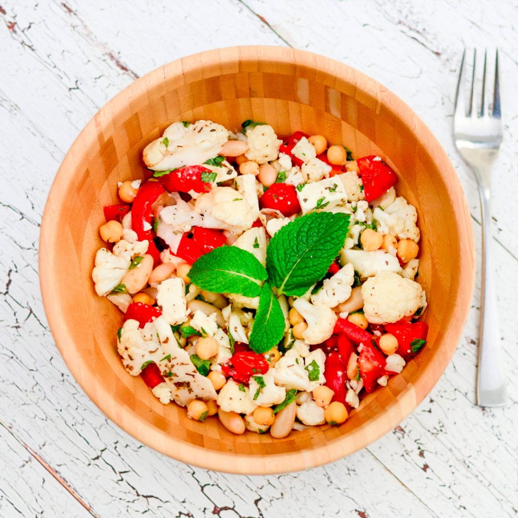 Frisse bonensalade met bloemkool