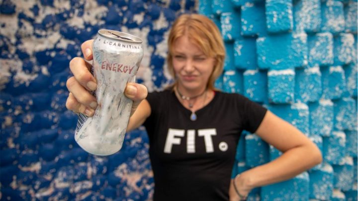 Wat zit er in energiedrank en is het echt ongezond? | FIT.nl