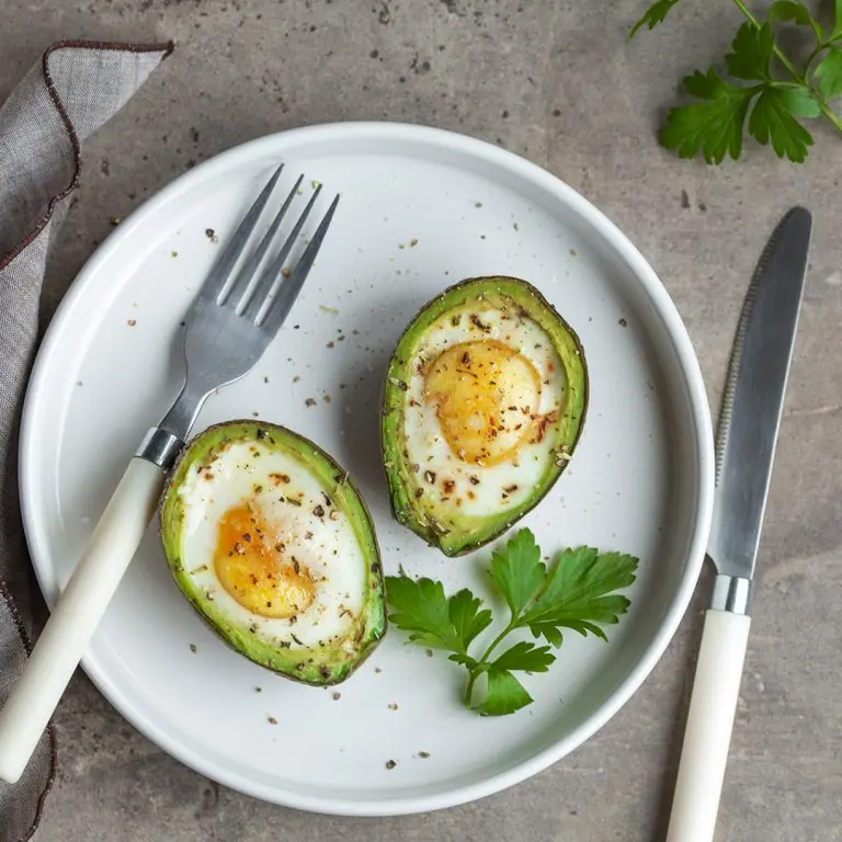 Avocado met ei uit de oven