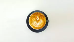 Nieuw onderzoek: Wat werkt beter: pure cafeïne of een pre-workout?