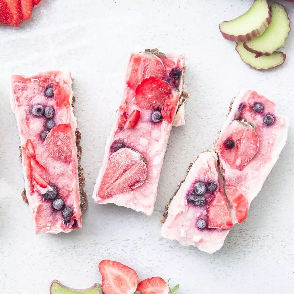 Frozen yoghurt bars
