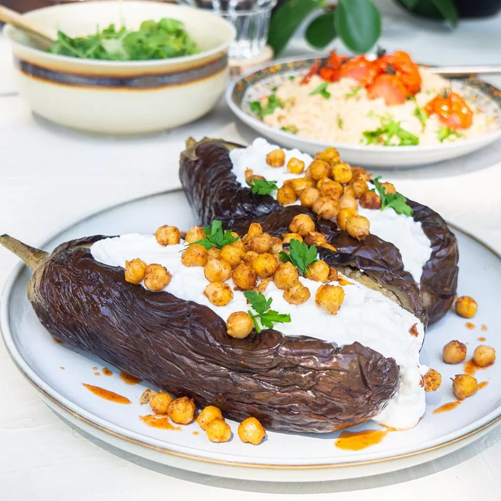 Gevulde aubergines met whipped feta