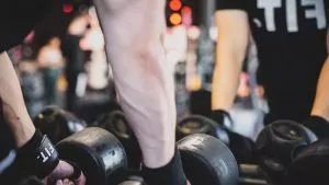 Hoe verhoog je het gewicht met krachttraining?