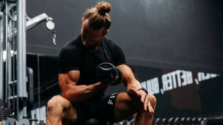 cheated-bicep-curl