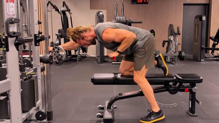 Cable triceps kickback