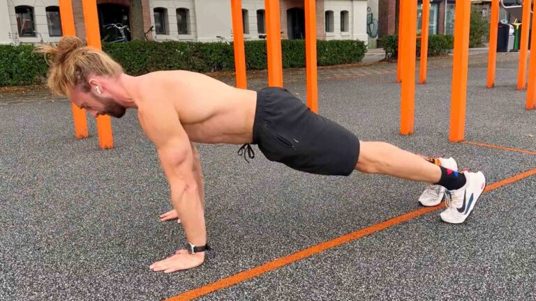Close grip push-up