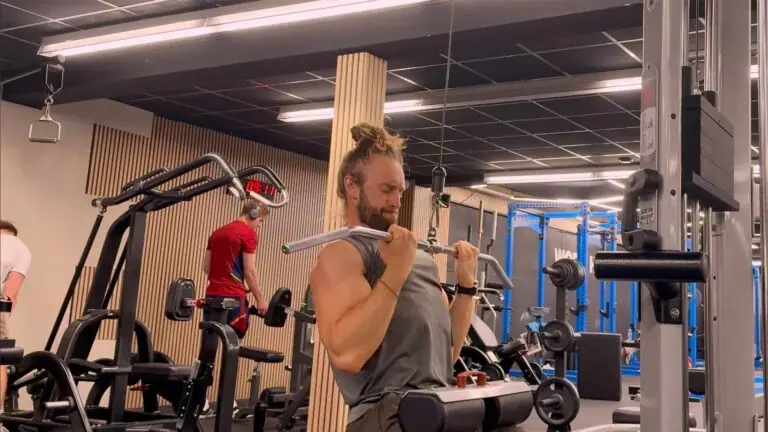 Lat pulldown supinated grip