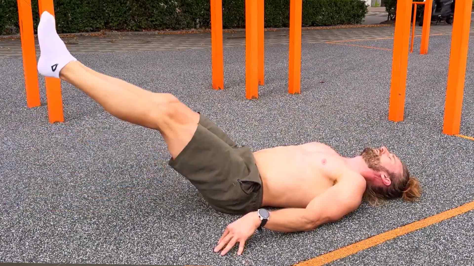 lying leg raise