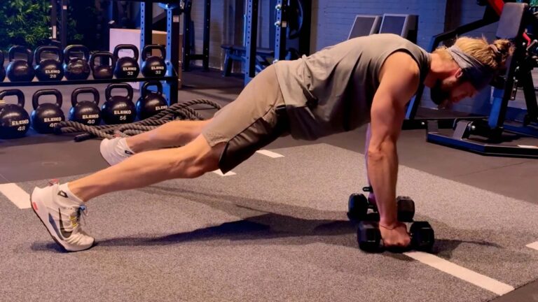 Plank row met dumbbell