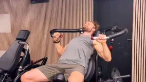 incline-machine-chest-press-uitleg